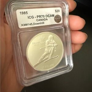 Collectors 1985 Canadian Downhill Skiing Silver Coin- perfect condition